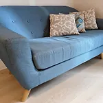 Large New Stylish Studio Apt - Metro Fast Wifi A/C
