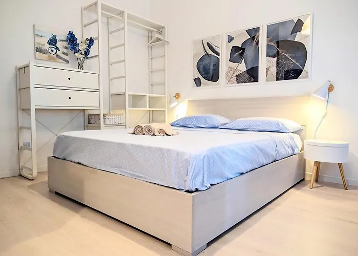 Large New Stylish Studio Apt - Metro Fast Wifi A/C