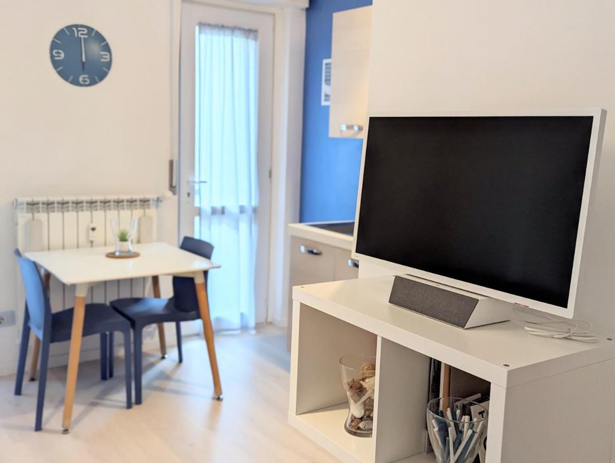 Large New Stylish Studio Apt - Metro Fast Wifi A/c * Mailand