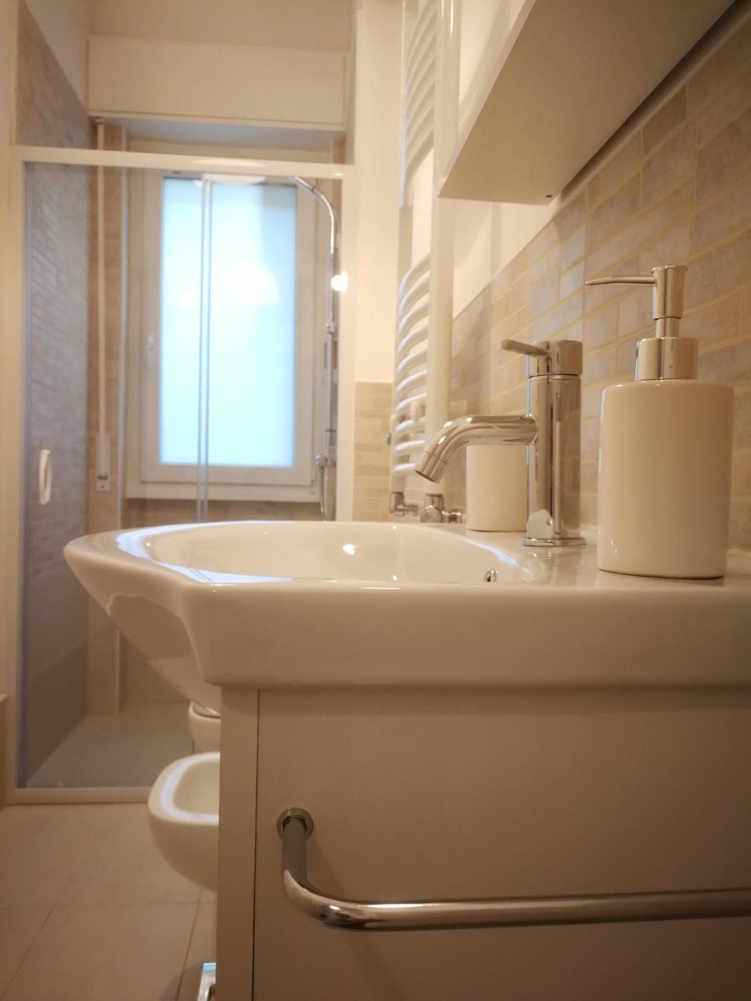 Apartment Large New Stylish Studio Apt - Metro Fast Wifi A/c